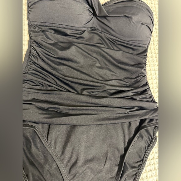 La Blanca Elegant Black Strapless Swimsuit - Picture 3 of 13